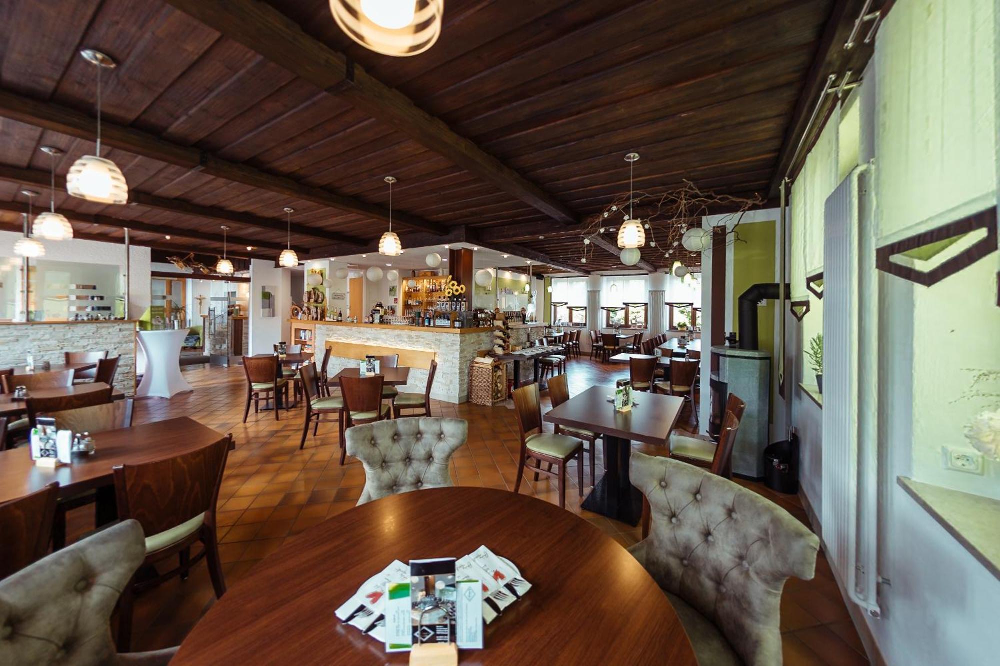 Arni's Hotel *